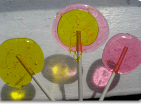 Raspberry Lemon Suncatcher Lollipops