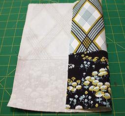 Tutorial Tuesday: Vinyl Covered Zippered Pouch